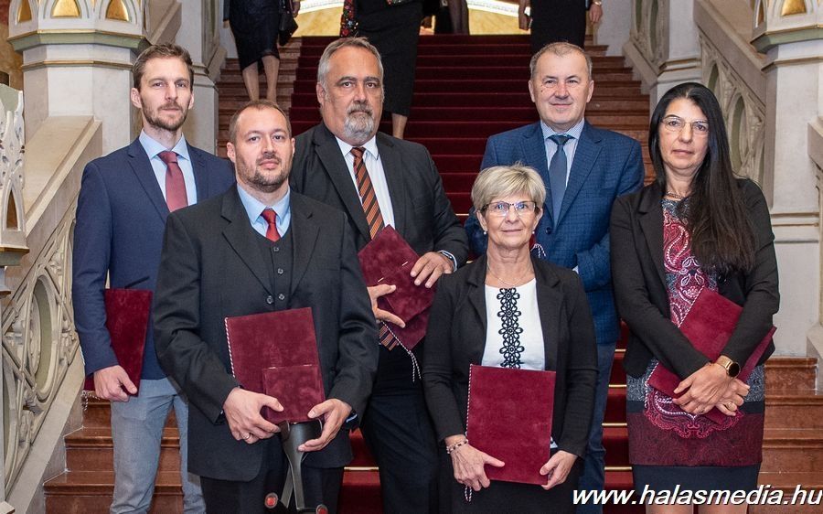 Miniszteri elismerés kórházi munkatársaknak (galéria)