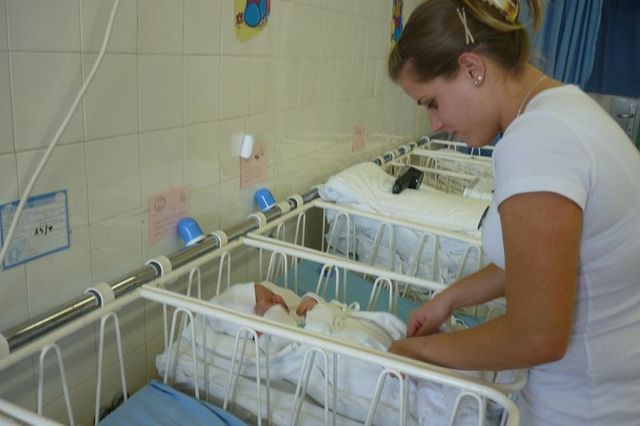 Munkában az új kórházi dolgozók (videóval)