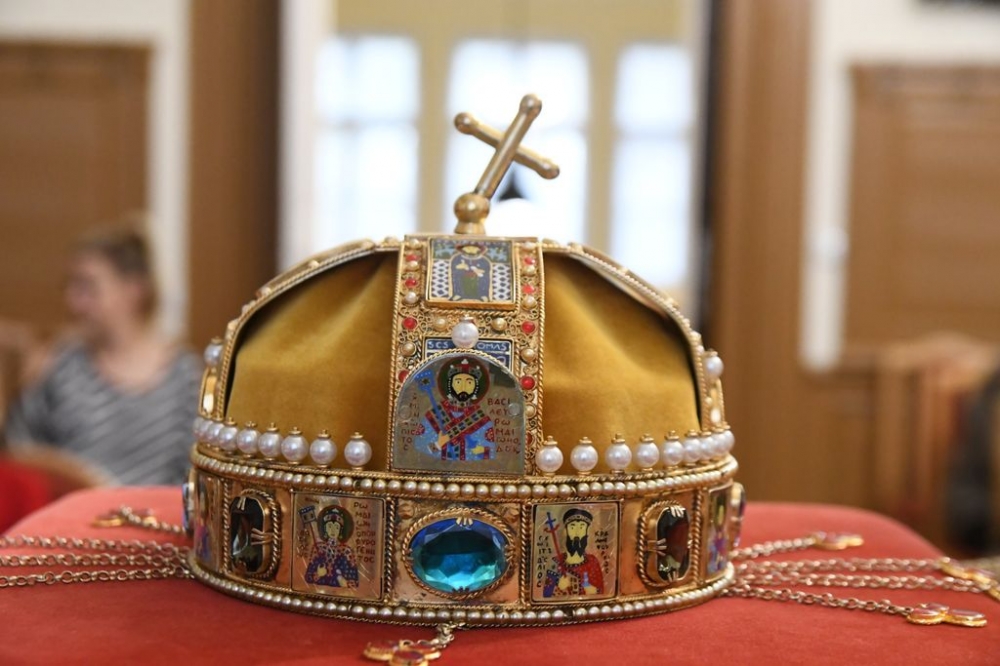 Csütörtökön megtekinthető a Szent Korona másolata városunkban