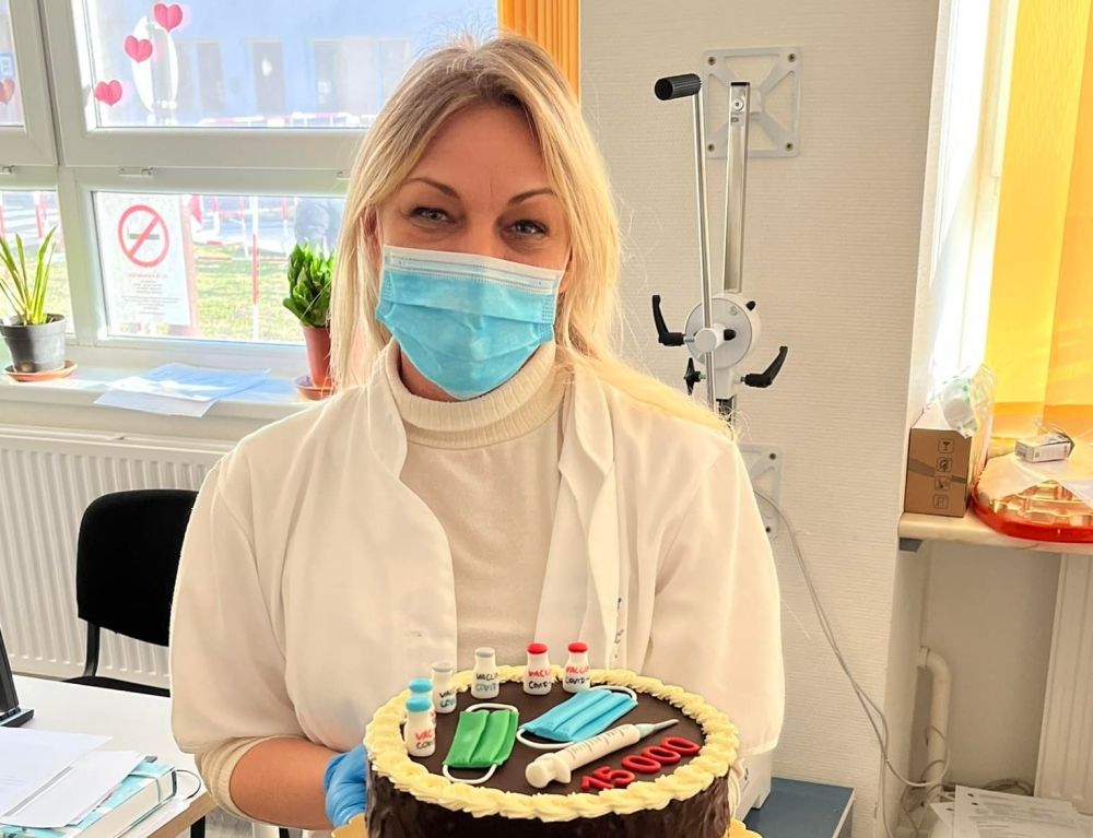 Túl a tizenötezredik oltáson