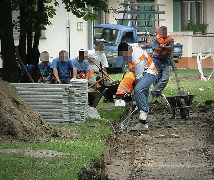 Ringyó, paraszt, közmunkás