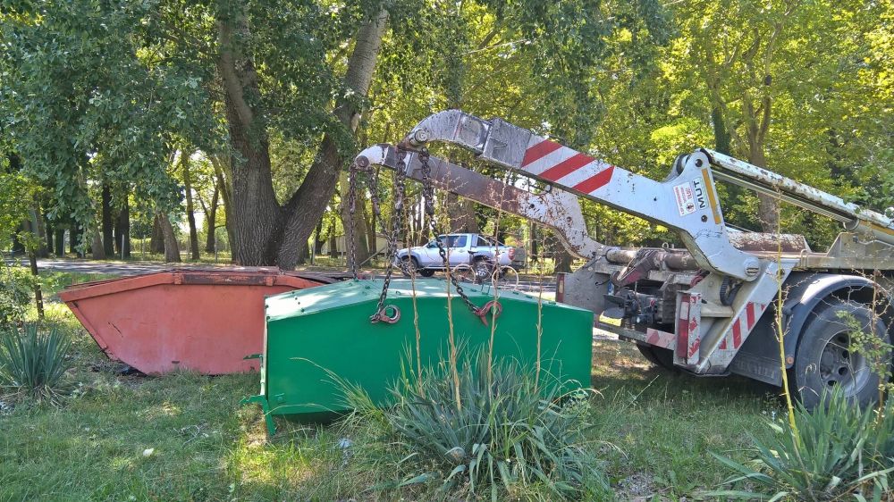 Lecserélik a lyukas konténereket