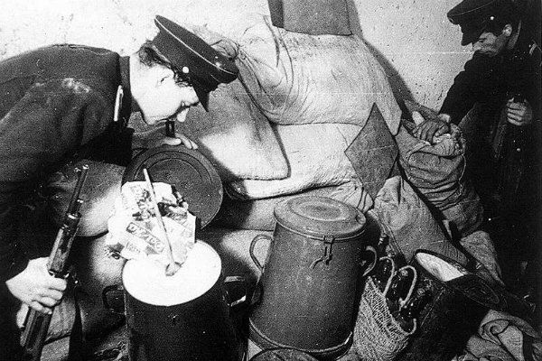 Emlékezzünk közösen kedd délután!