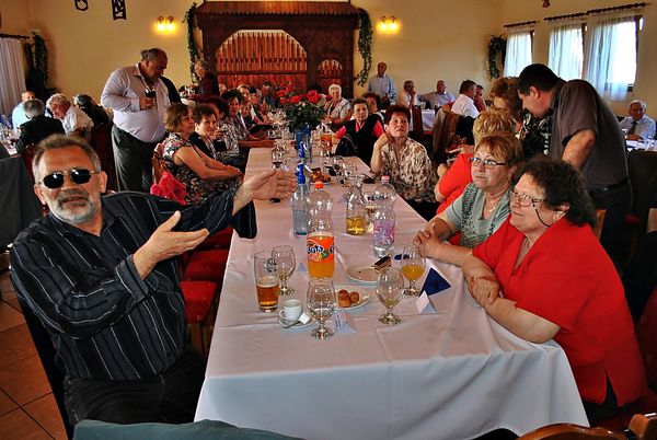 Volt kunépesek találkoztak