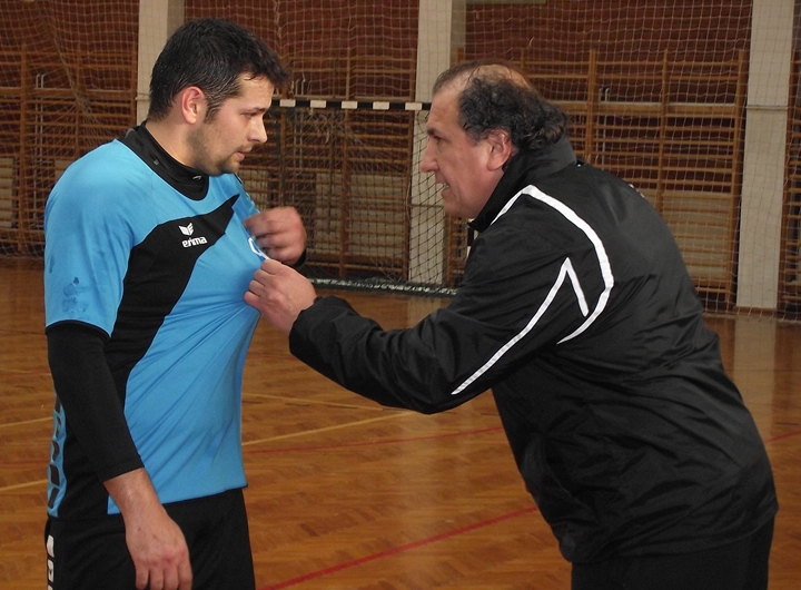 Edzőváltás az UKSC-nél