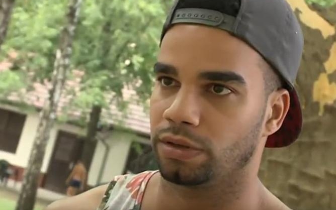 (►) Farkasok vették körül Kállay Saunders-t