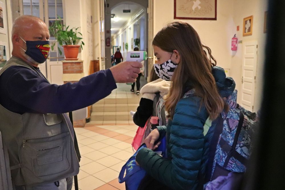 Gyors és zökkenőmentes volt az iskolai lázmérés
