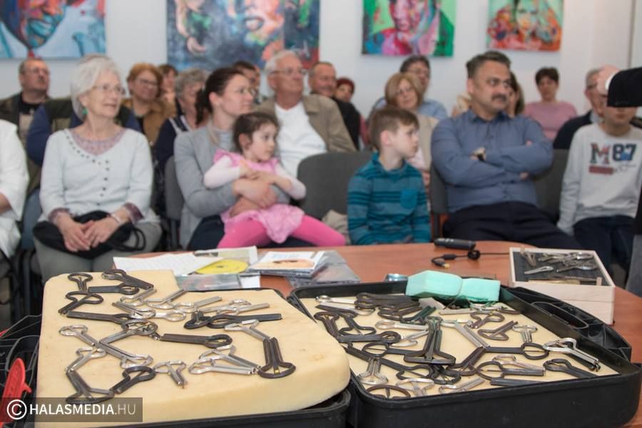 Találkozás művészekkel, hangszerekkel