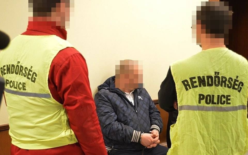 Letartóztatták a luxusterepjáróst és utasát