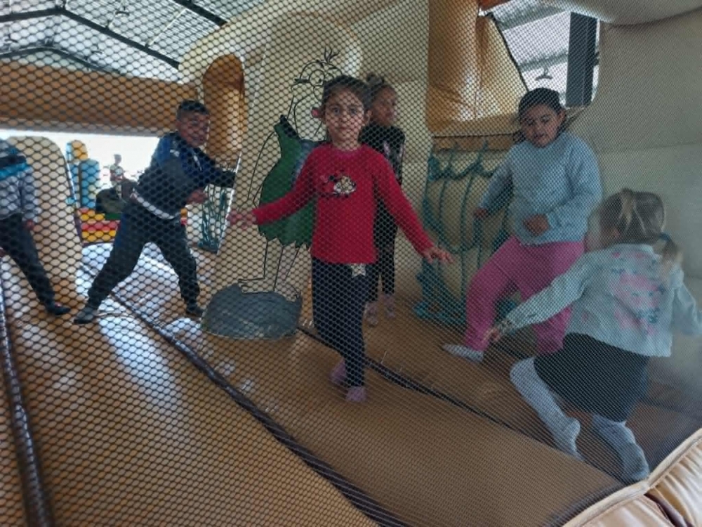 (►) Ugrálós, játékos gyermeknap a Vásártéren