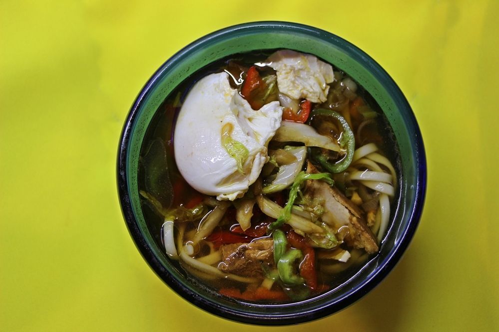 Gőzölgő ázsiai leves