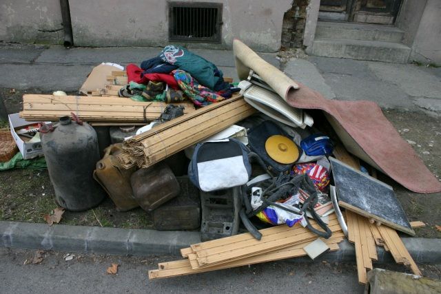 Házhoz mennek a lomtalanítók