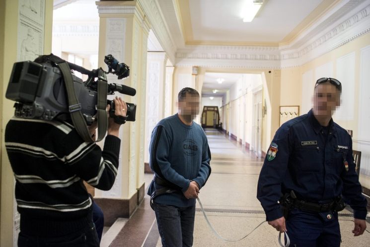 Beszámíthatatlan a bírósági lövöldöző