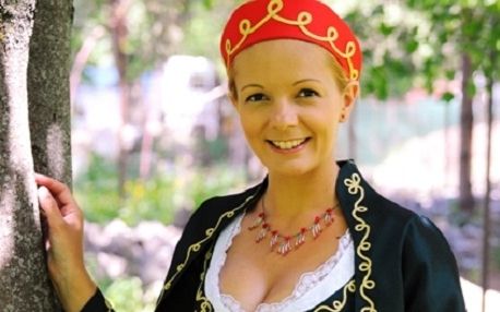 (►) A mulatás napja Magyar Rózsával