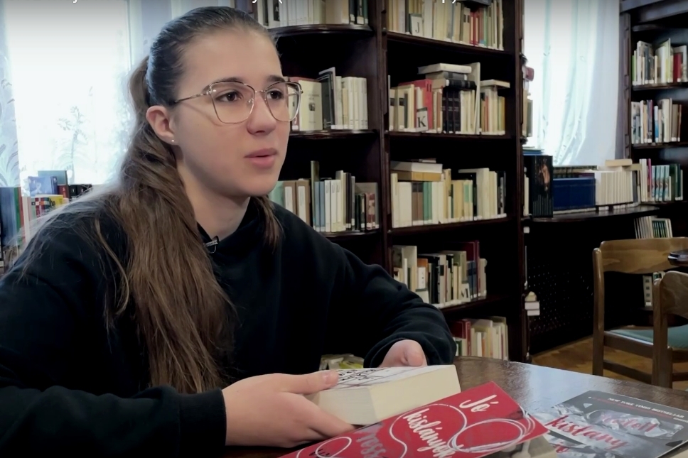 (►) Túl a 350. könyvajánlón