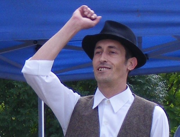 Haladni kell a korral