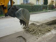 Csatornázás-utak helyreállítása, csőtörések