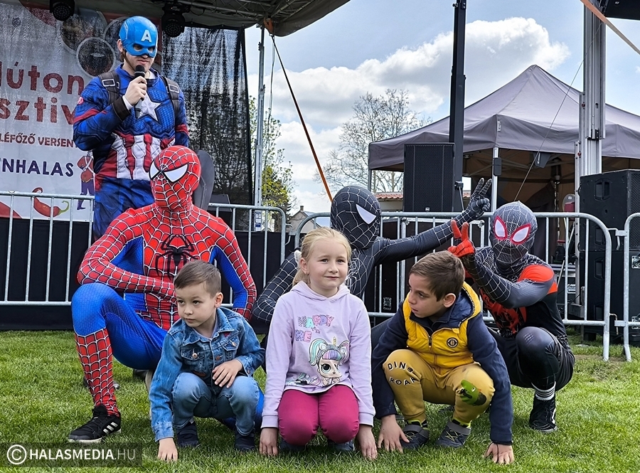 (►) Hogy került Pókember és Amerika kapitány Kiskunhalasra?