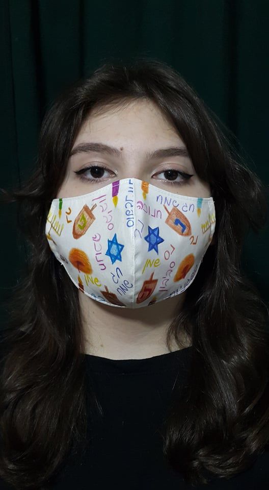 Halasi diáklány maszkja képviseli hazánkat egy nemzetközi megméretésen