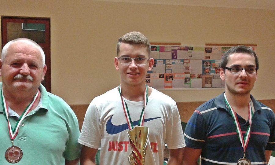 András veretlenül nyert