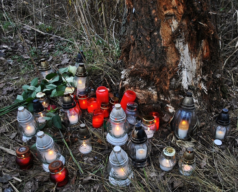 Mécsesek a tragédia helyszínén