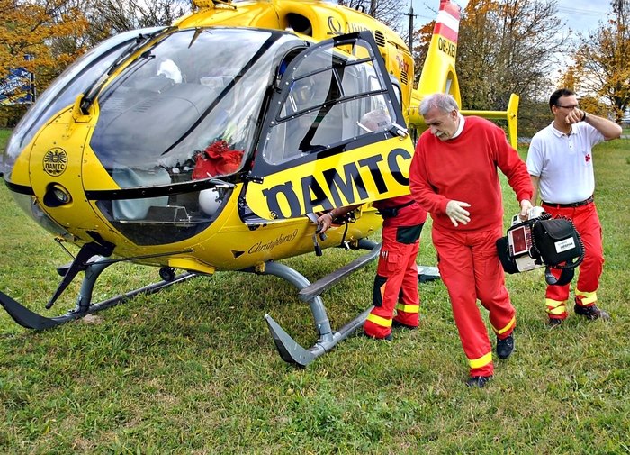 Mentőhelikopter jött a betegért