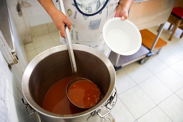 A téli szünetben is kapnak ebédet a hátrányos helyzetű gyerekek