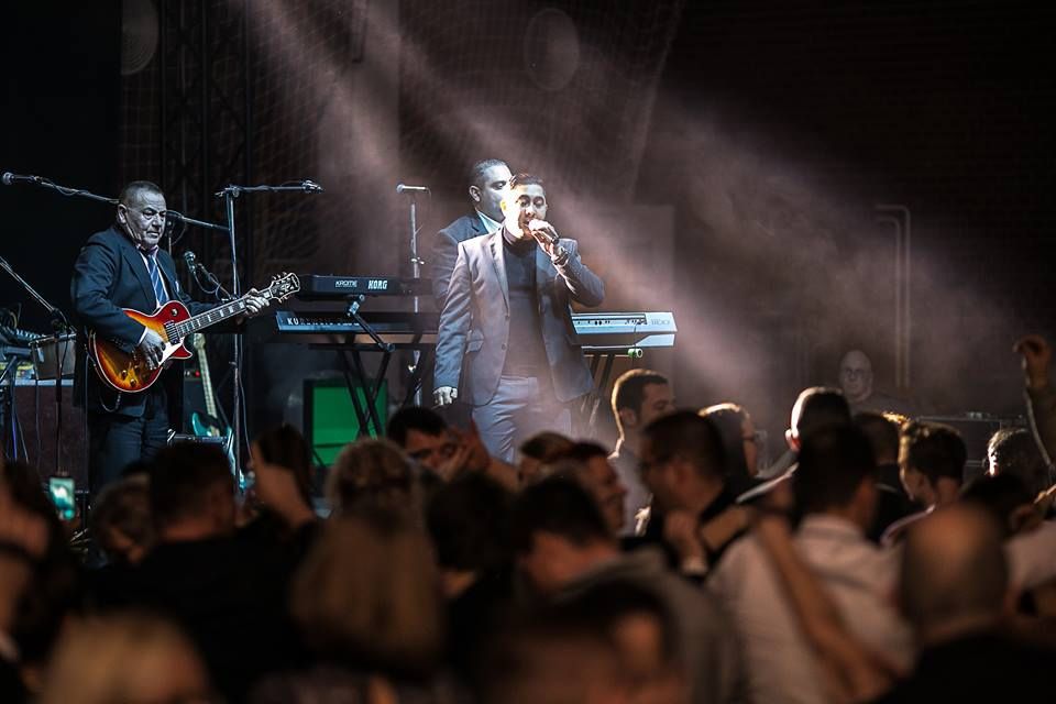 Fergeteges Merkbau évnyitó Grófoval