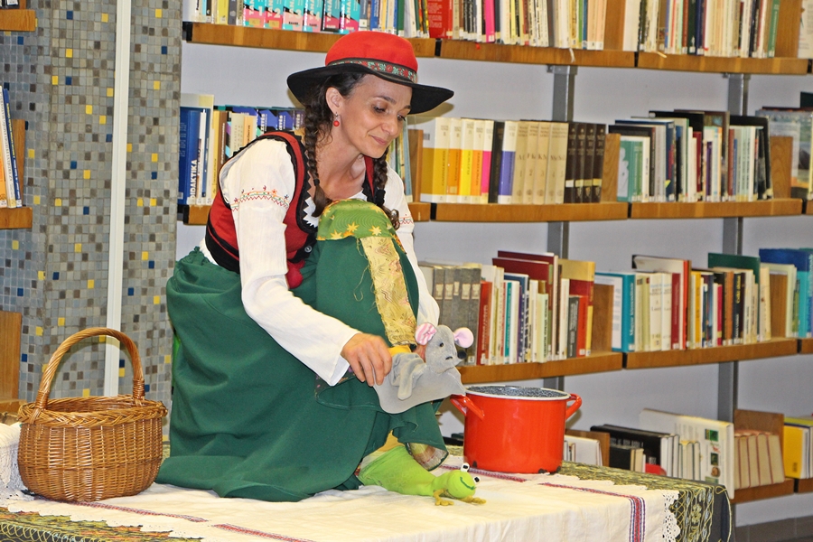 Mesés könyvtári nap