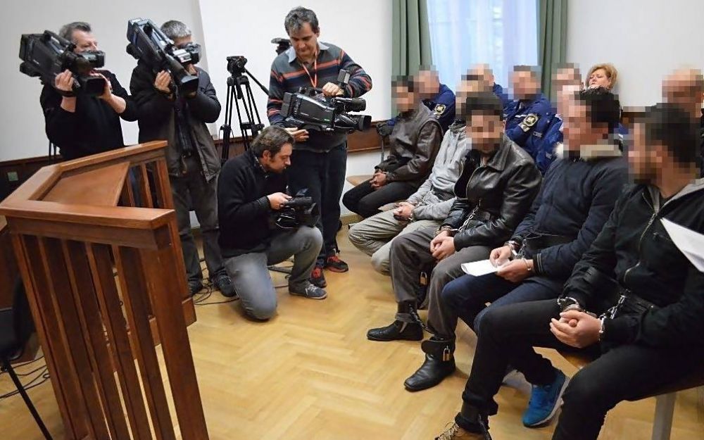 Ötből négyen letöltendő börtönbüntetést kaptak a migránsok