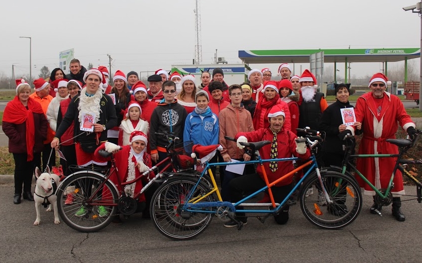 Mikulások futócipőben vagy kerékpárral