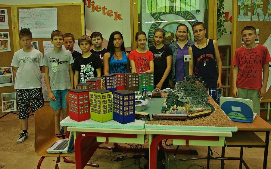 Bárki megcsodálhatta a fénylő minivárost