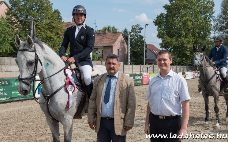 Nagy mezőny, halasi érmek