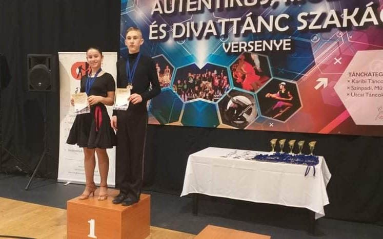 Elsőversenyes táncosok aranyai