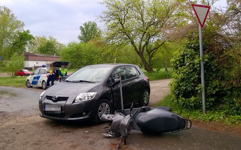 Robogó és autó ütközött a Sóstónál