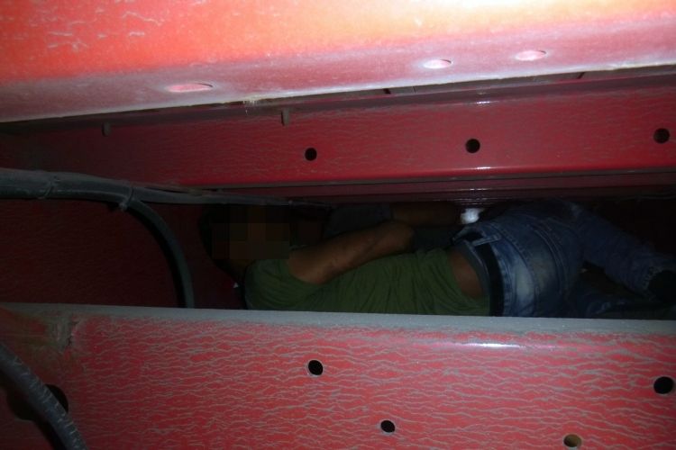 Pakisztániak a tehervonaton