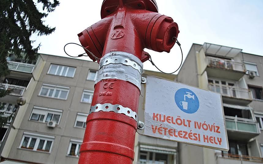(►) Felháborodott lakók a vízkorlátozás miatt