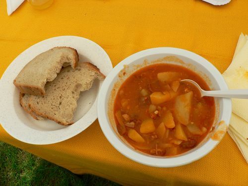 A Tiszti Klub ebédeltet