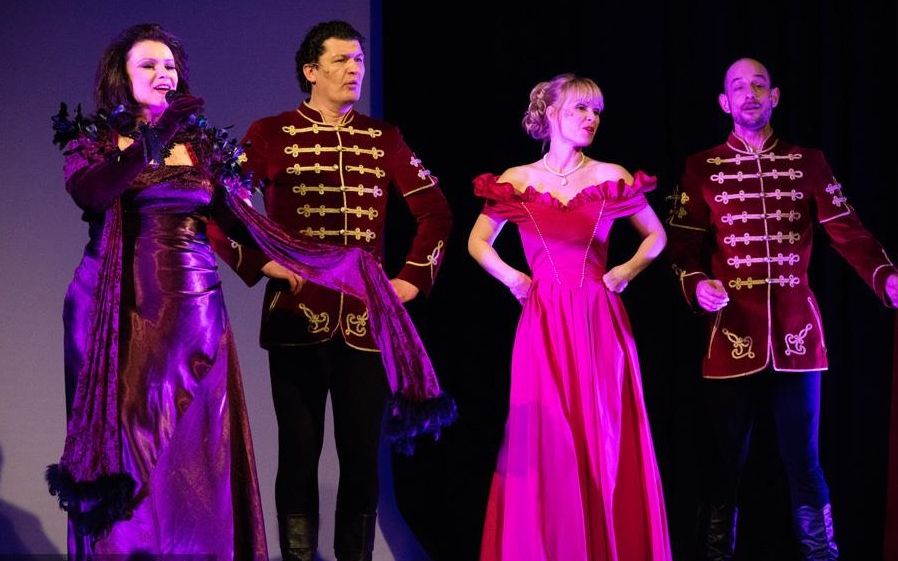 Cintányéros operettgála