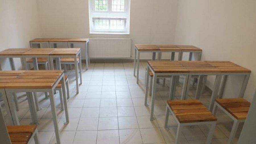 Játszótér és speciális foglalkoztató migránsoknak