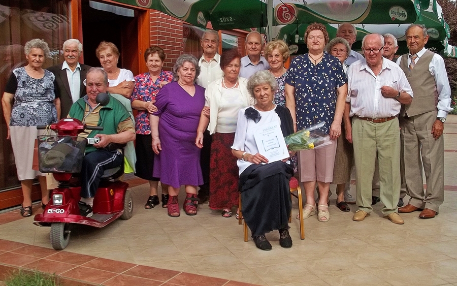 Hat évtizede ballagtak