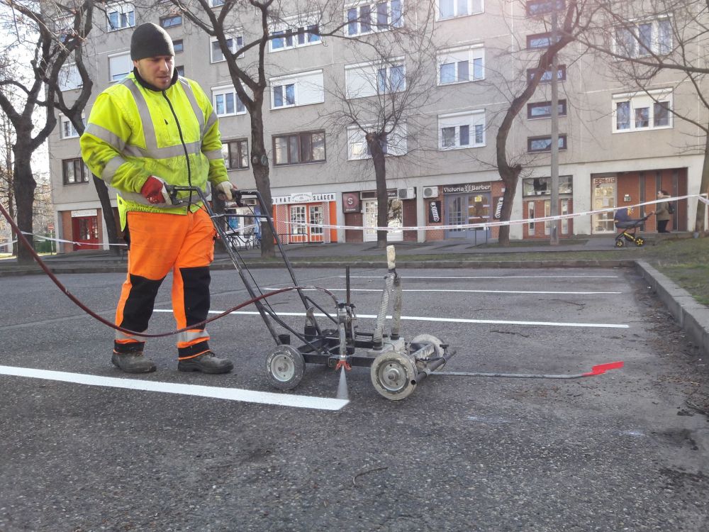 Parkolófestés a Bem utcában