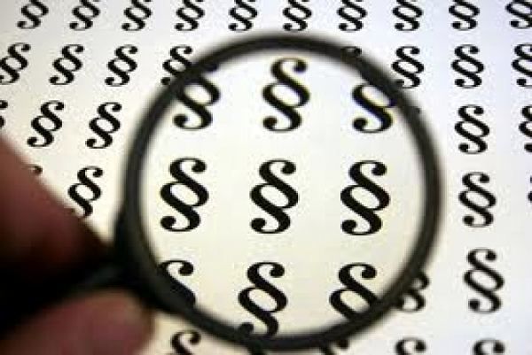 Ítéleteket hamisított