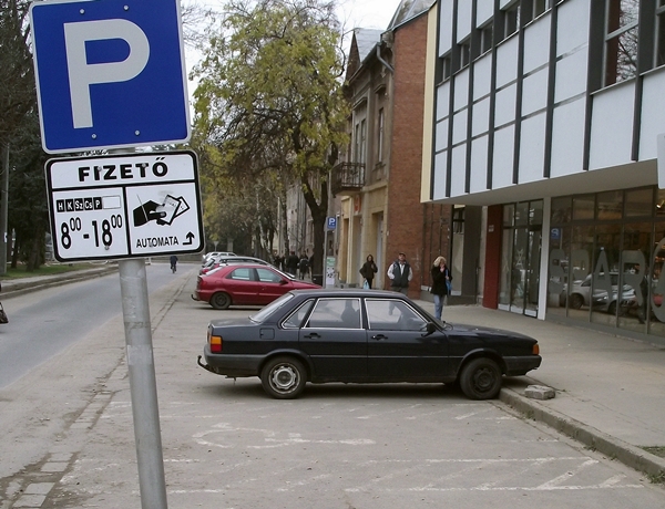 Nem kell fizetnünk a parkolásért