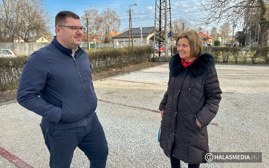 (►) Új parkolók a Bajza és Kisfaludy utcák kereszteződésénél