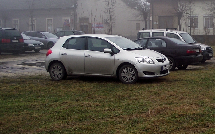 Hogyan parkoljunk elsejétől?