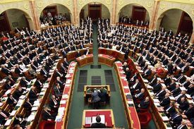 Trágár politikus