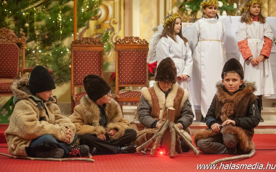 Karácsony köszöntő pásztorjátékkal (galéria)