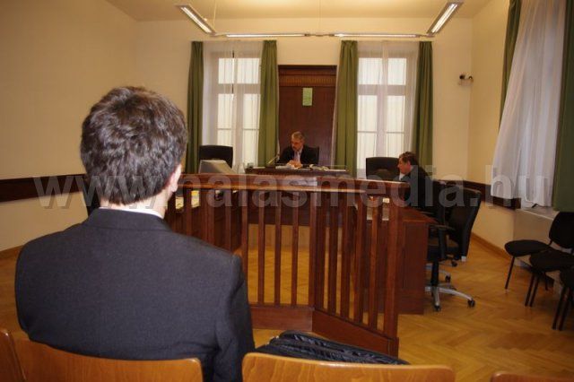 Ítéletet hirdetnek a gimnáziumi tanár ügyében