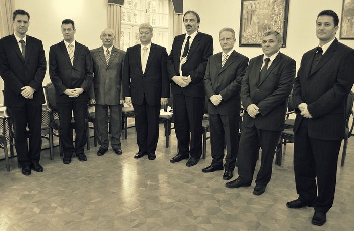 Elég nagy gázzal indítottak